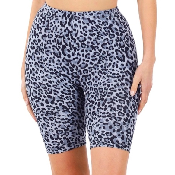 NEW! Super soft grey leopard print bike shorts size XL - NWT - Picture 3 of 3